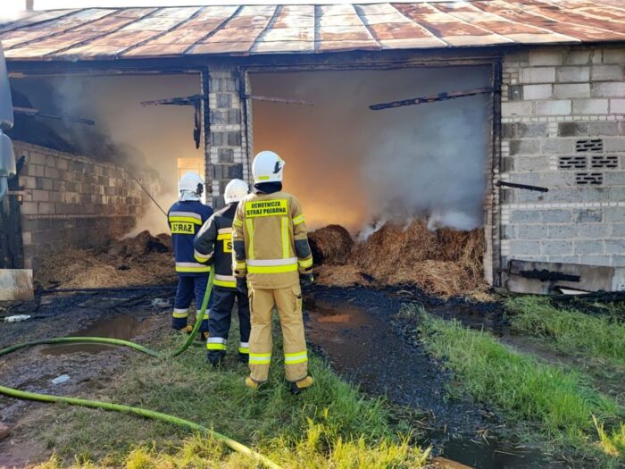 podpalenie, pożar, stodoła, baloty, słoma, straty, zatrzymany, podpalacz, kpp czarnków, psp czarnków