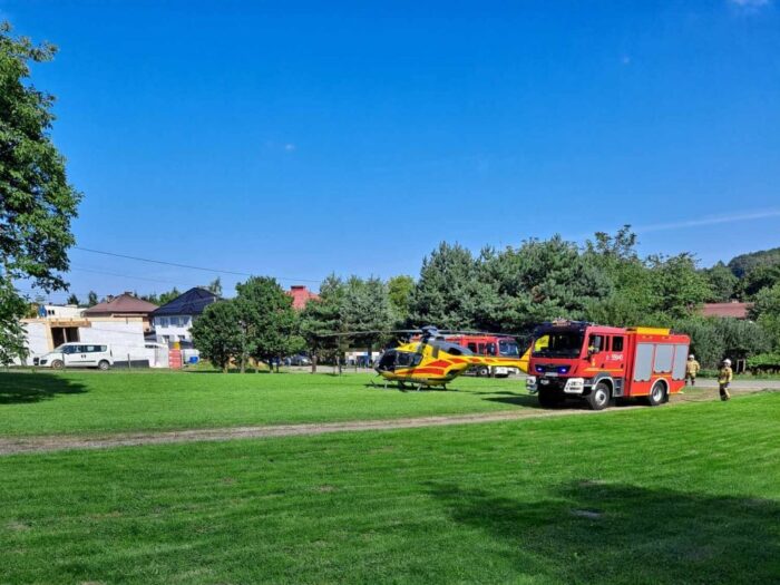 kalwaria zebrzydowska, wypadek, przygnieciony mężczyzna, śmierć, prace polowe