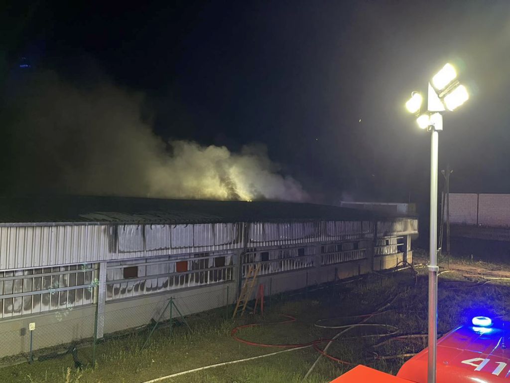kp psp choszczno, pożar, hala, świnie, prosięta, śmierć mężczyzny, zwłoki