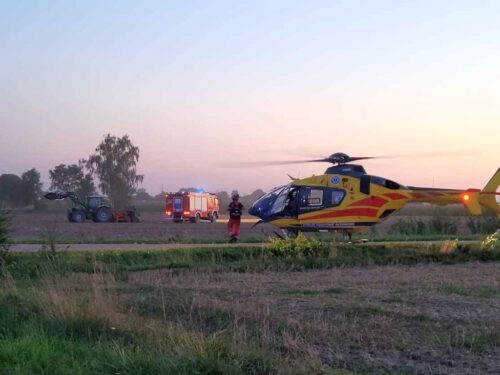 kpp maków mazowiecki, wypadek, zdarzenie, prace polowe, zasiewy, siew trawy, siewnik, ręka w maszynie, lpr