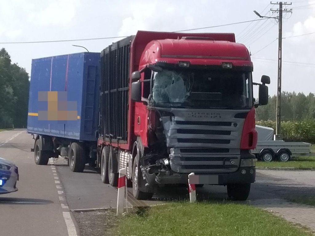 kpp biłgoraj, wypadek, zdarzenie drogowe, auto, ciężarówka, ciągnik, ranna