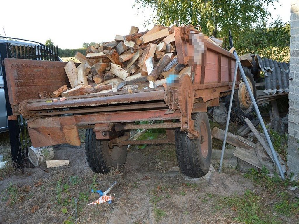 kmp biała podlaska, wypadek, zdarzenie, rozładunek, drewno, ciągnik, rozrzutnik, najechanie, przejechanie