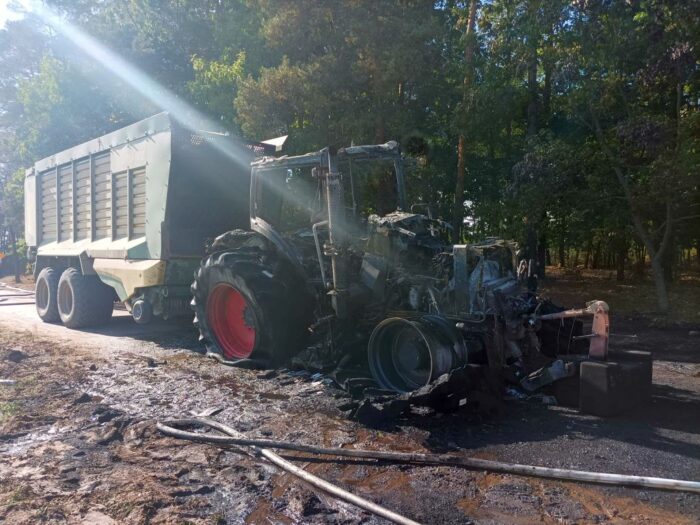 pożar, ciągnik, traktor, psp, osp, akcja gaśnicza, straty