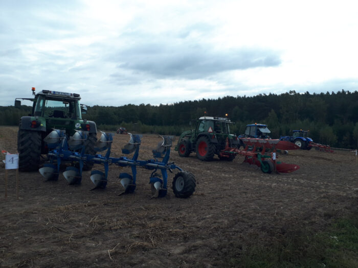 ciągnik, pług, Głuchów