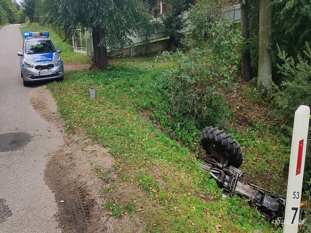 kpp łosice, wywrócony ciągnik, pijany traktorzysta, zdarzenie drogowe