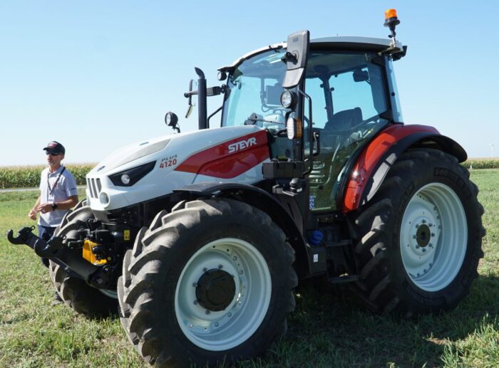 Steyr Plus, ciągnik