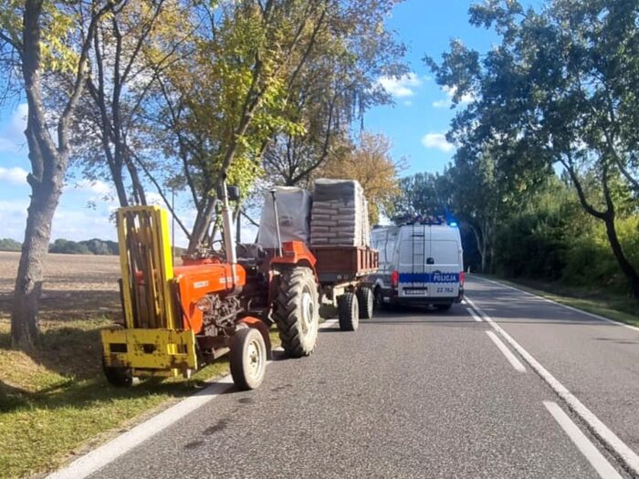 kpp piaseczno, drogówka, nietrzeźwy traktorzysta, prawo jazdy, sąd, zakaz sądowy, ciągnik, przyczepa