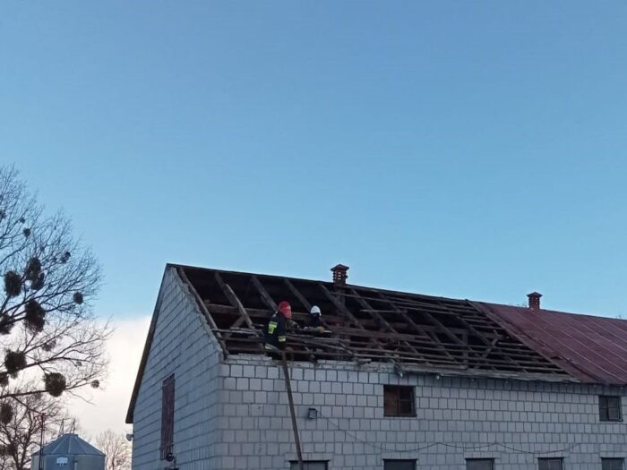 psp, straż pożarna, osp, wichura, szkody, straty, budynki