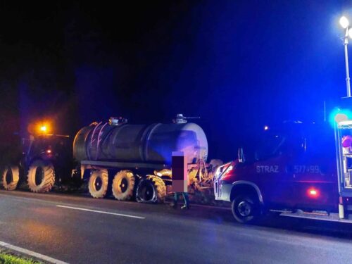 kpp rawicz, kp psp rawicz, kolizja, zdarzenie drogowe, zderzenie, bus, ciągnik, beczkowóz