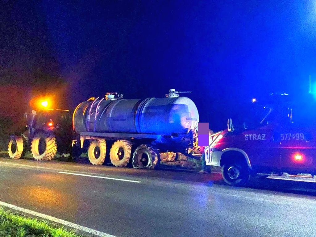 kpp rawicz, kp psp rawicz, kolizja, zdarzenie drogowe, zderzenie, bus, ciągnik, beczkowóz