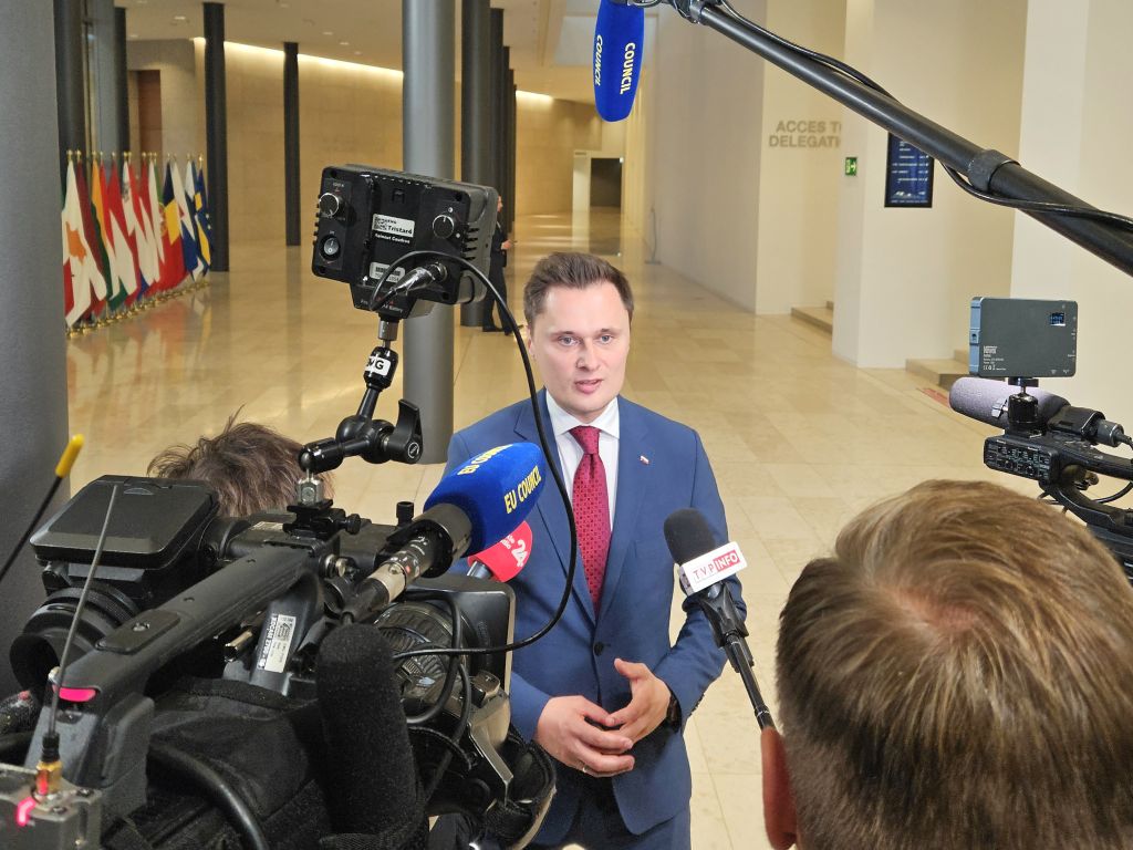 wiceminister rolnictwa, mrirw, ciecióra, rezygnacja, resort rolnictwa, poseł, premier