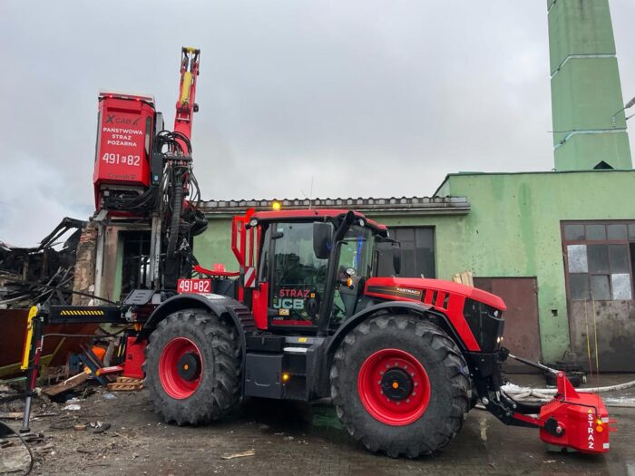 kp psp sucha beskidzka, pożar, tartak, akcja gaśnicza, ciągnik strażacki, psp, osp