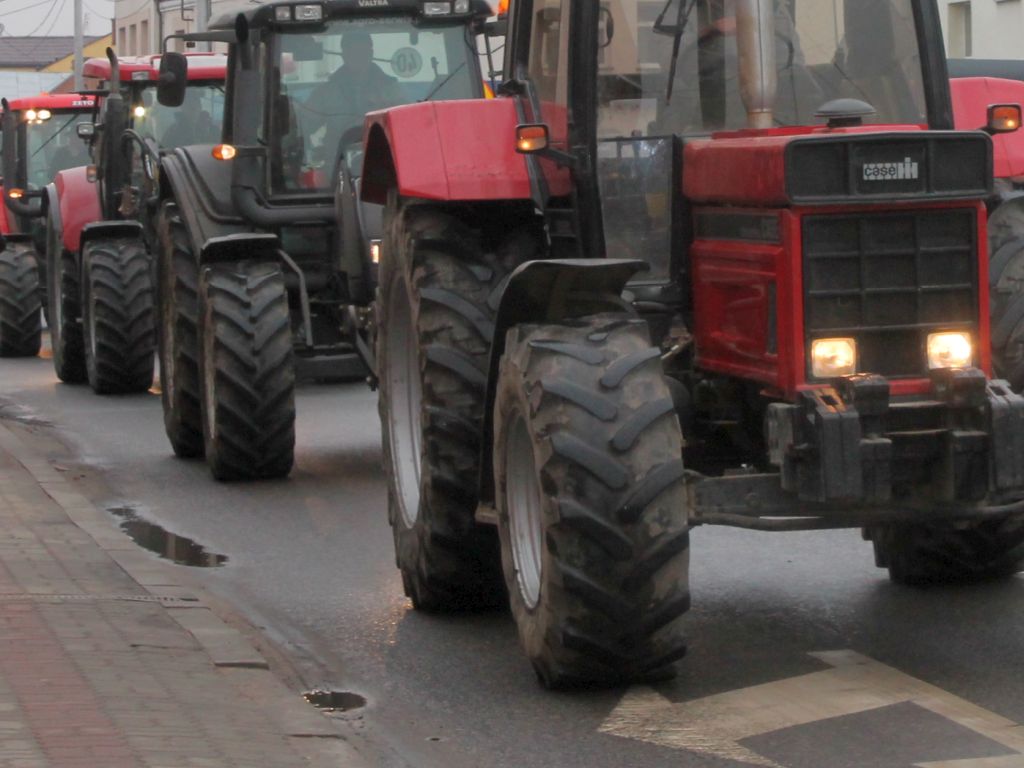 serbia, rolnicy, protest, dopłaty, akcyza, paliwo, blokada