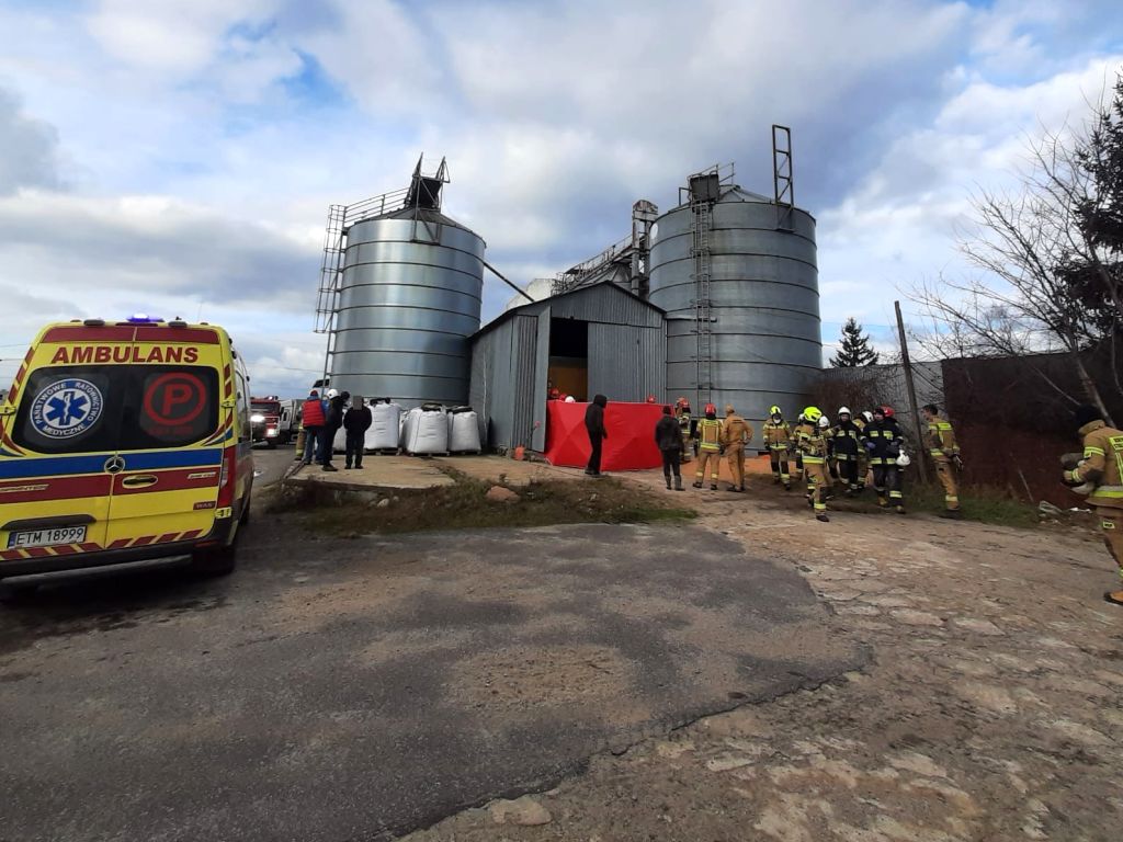 wypadek, silos, zboże, upadek, śmierć mężczyzny, kp psp tomaszów mazowiecki, osp