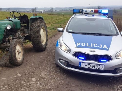 kmp ostrołęka, wypadek, zdarzenie drogowe, holowanie, auto, ciągnik