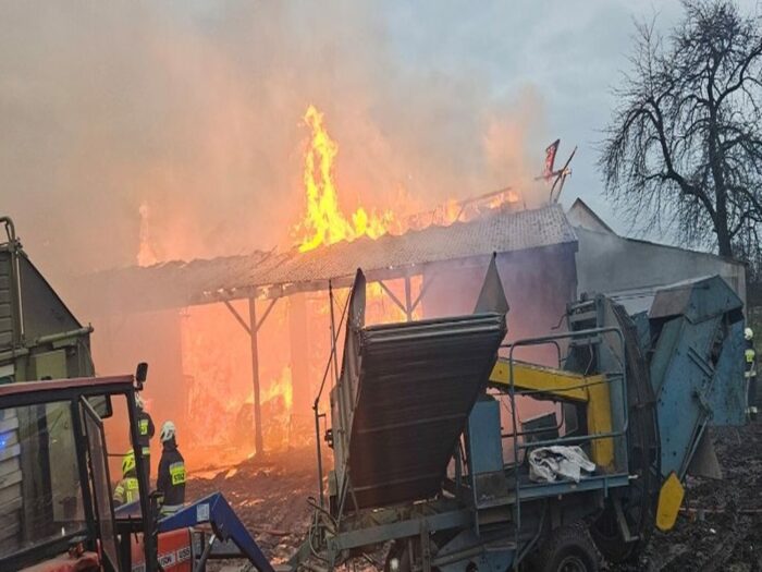 gospodarstwo, pożar, budynki, obora, bydło