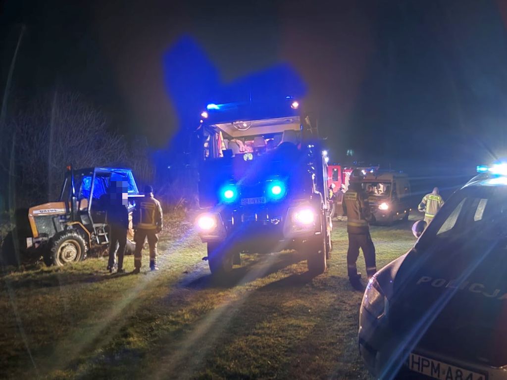 kpp bielsk podlaski, nietrzeźwy traktorzysta, pijany traktorzysta, rzeka, ciągnik