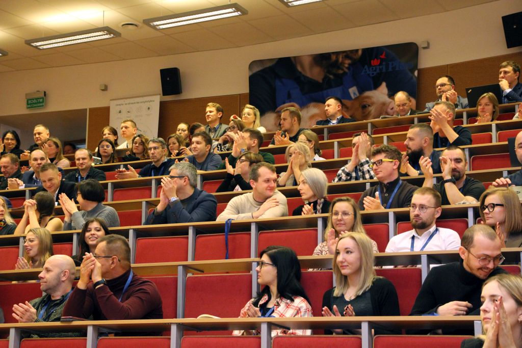 Uniwersytet Agri Plus, Agri Plus, kokcydioza, prosięta, lochy, pasożyty, bezigłowe szczepienia świń, mikotoksyny