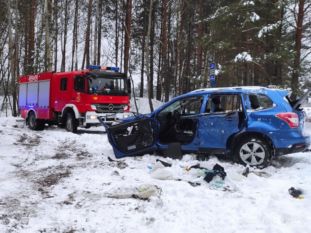 kpp parczew, kp psp parczew, wypadek, zdarzenie, auto, auto w wodzie, kanał melioracyjny