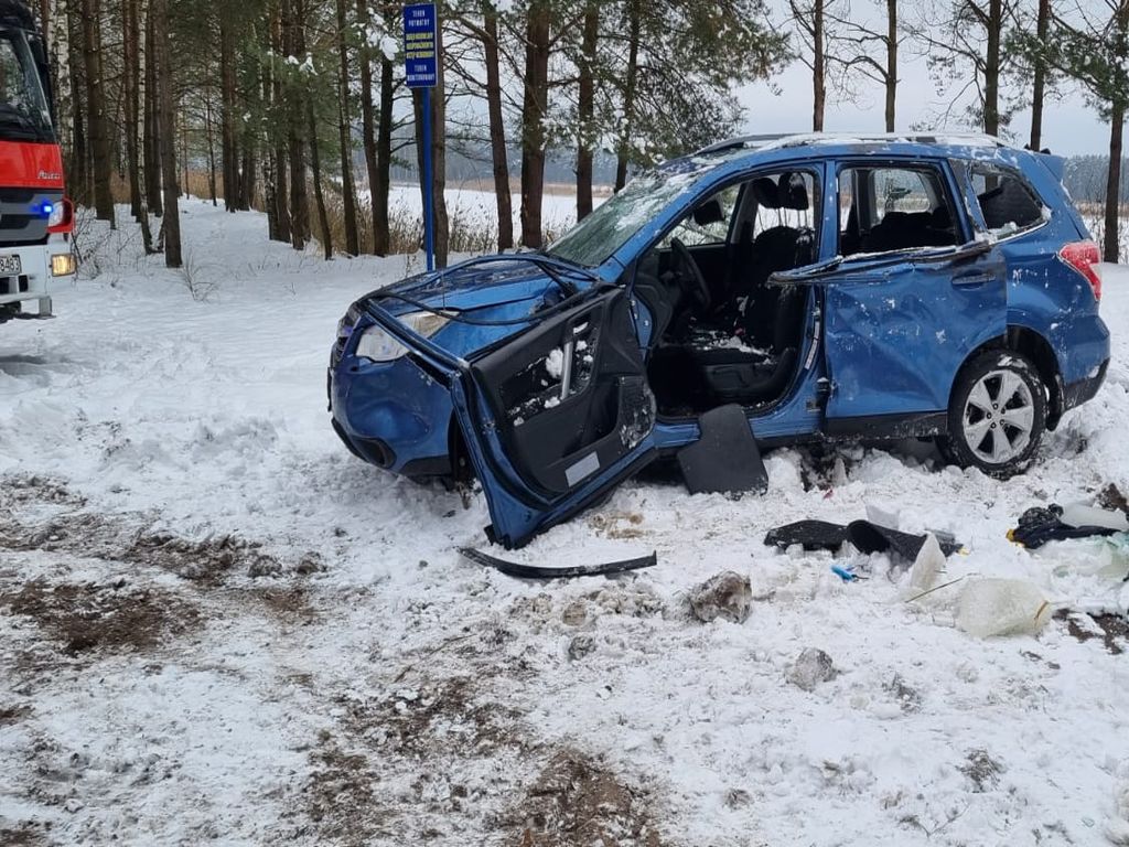 kpp parczew, kp psp parczew, wypadek, zdarzenie, auto, auto w wodzie, kanał melioracyjny