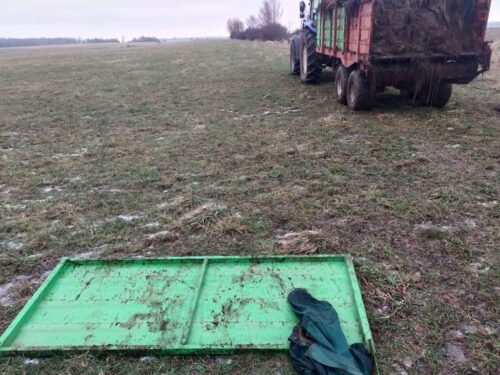 wypadek, prace polowe, burta, przyczepa