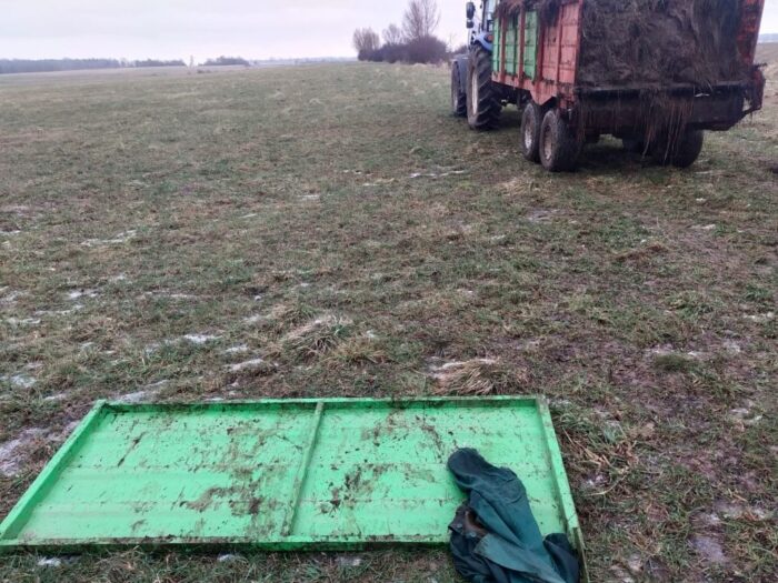 wypadek, prace polowe, burta, przyczepa