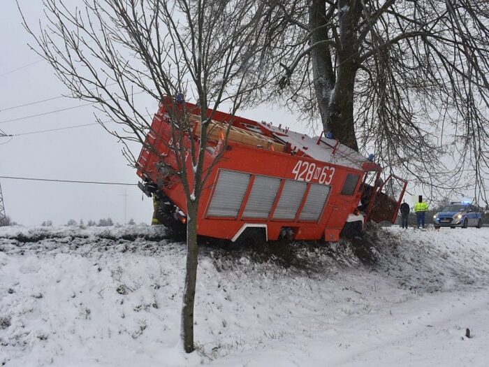 kpp działdowo, wypadek, zdarzenie drogowe, zderzenie, wóz osp, osp, druhowie