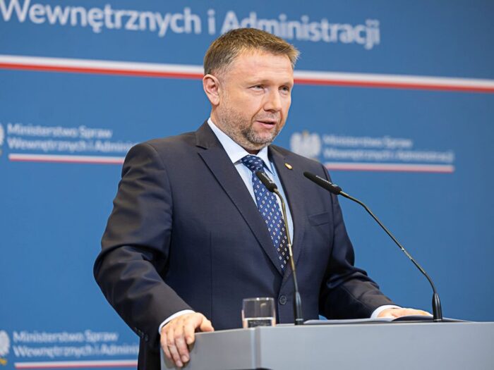 minister, kierwiński, wysypane zboże, protest rolników