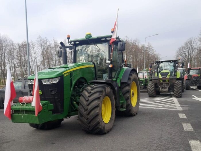 kpp namysłów, protest rolników, incydent, uszkodzenie mienia