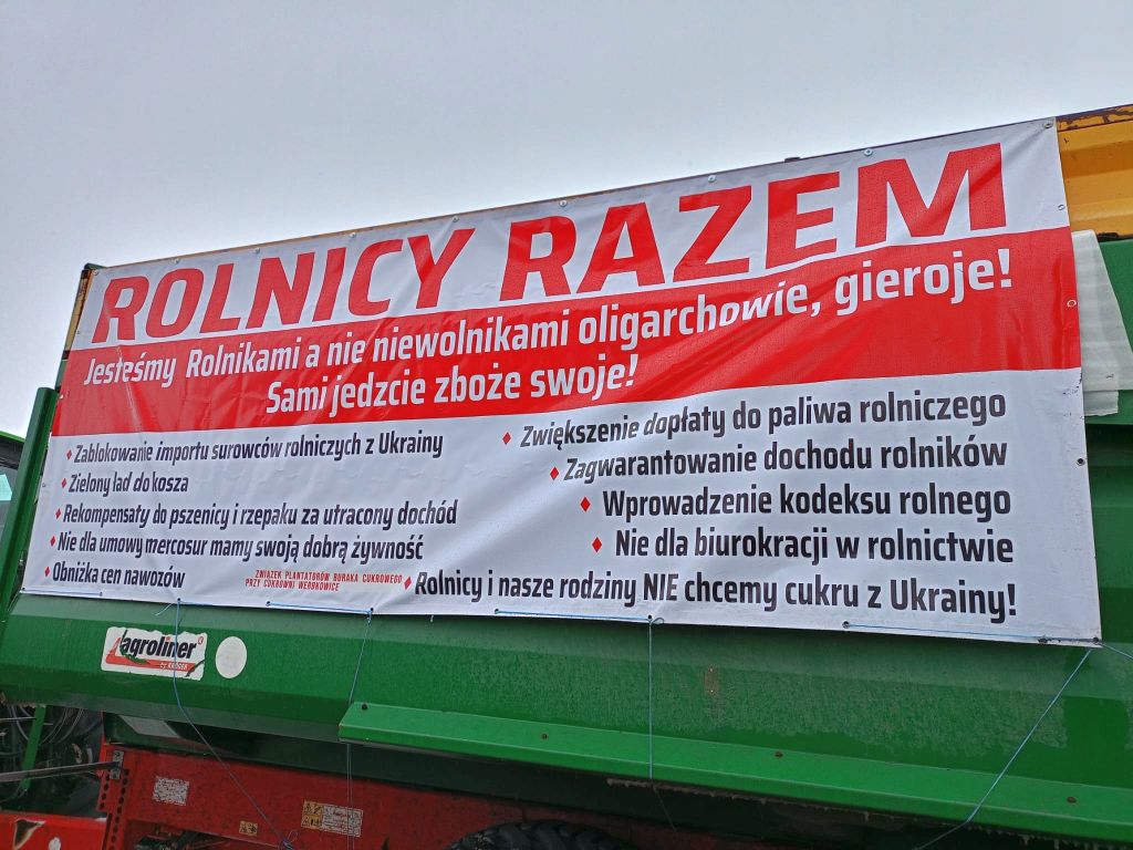 ukraina, protest rolników, zboże, wysypane zboże