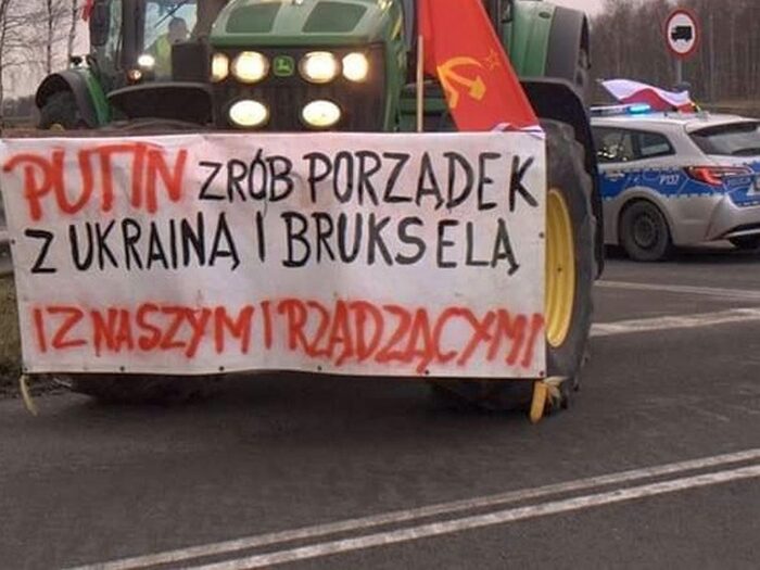 protest rolników, flaga zsrr, putin, ciągnik