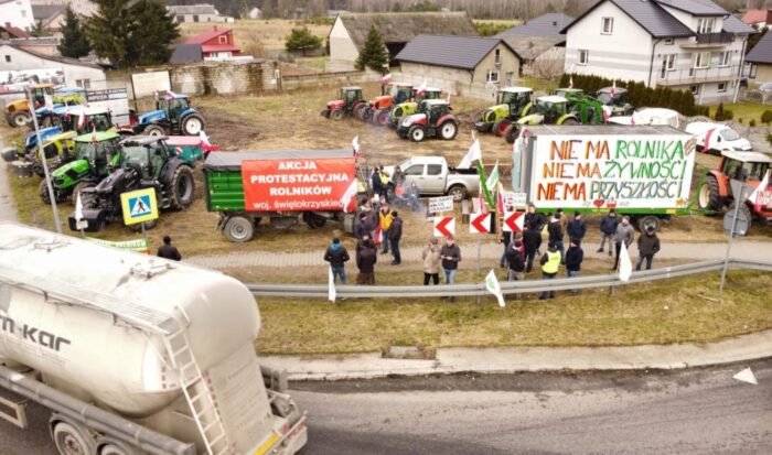 zielone miasteczko, protest rolników, blokada dróg, maszyny rolnicze