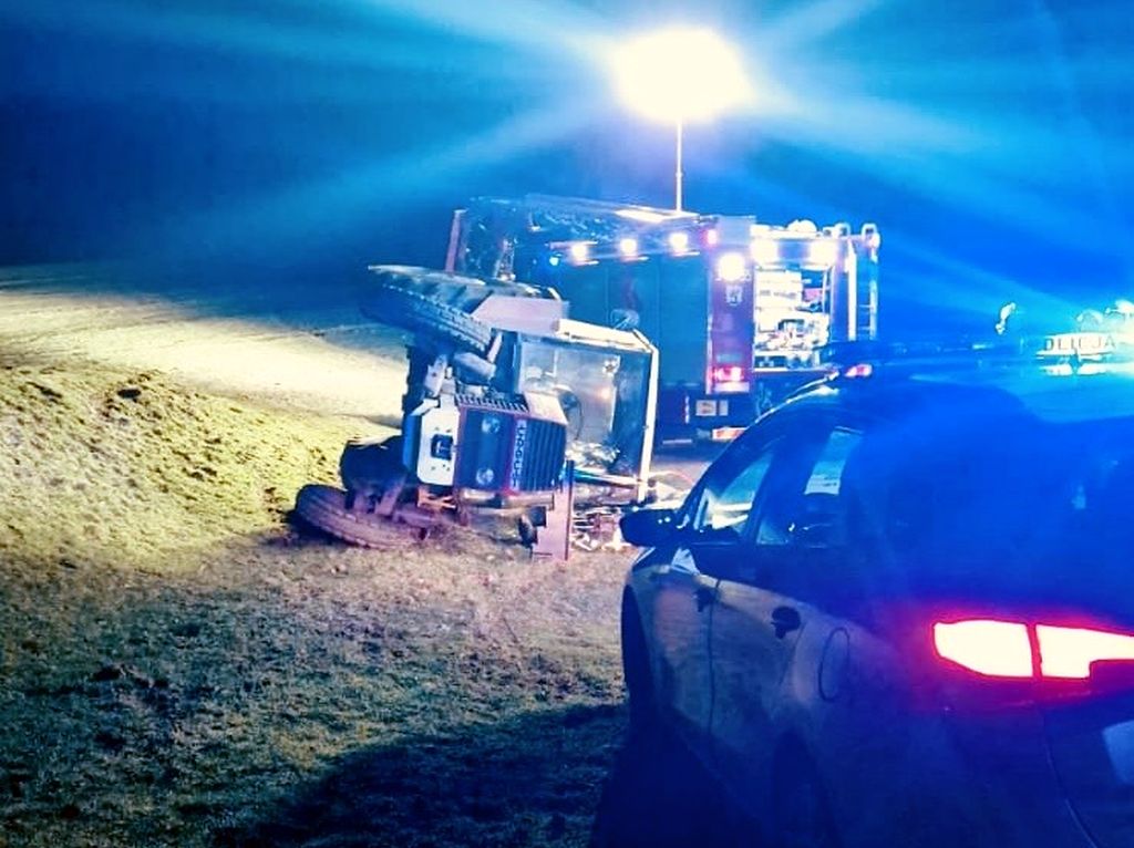 wypadek, prace polowe, wywrócony ciągnik, śmierć traktorzysty