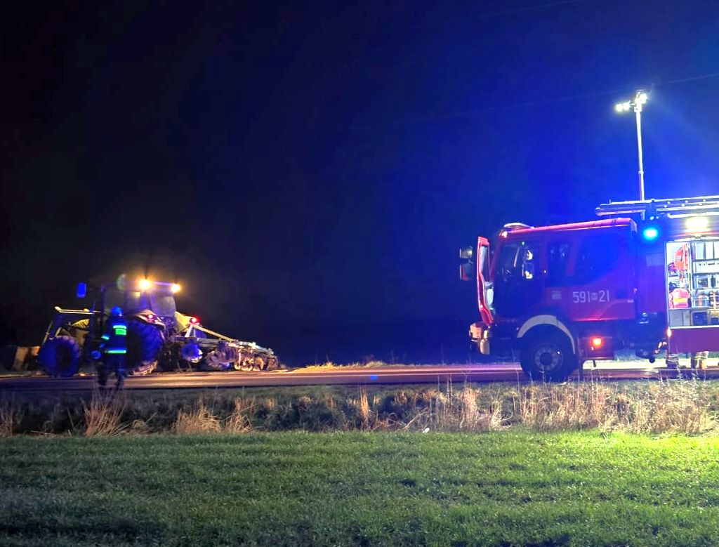 zderzenie, ciągnik, auto, pożar auta