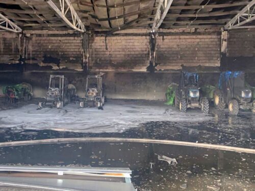 kp psp śrem, pożar, hala garażowa, ciągniki