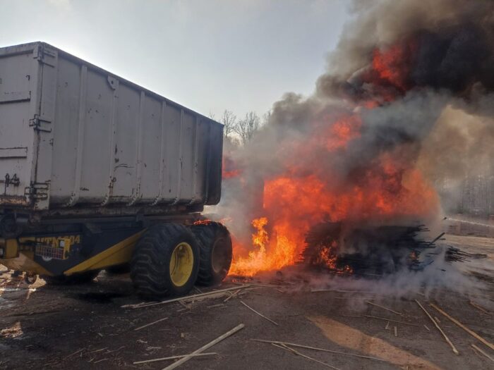 kp psp pisz, pożar, zakład drzewny, rębak