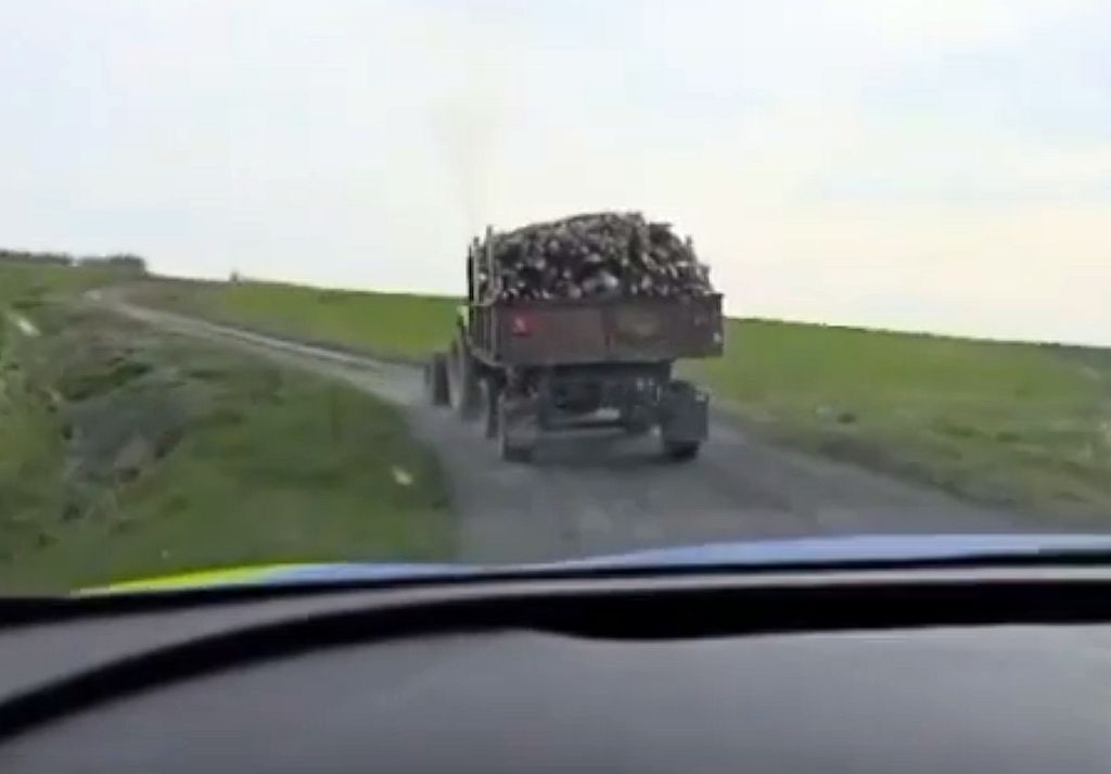 traktorzysta, ciągnik, przyczepa, ucieczka