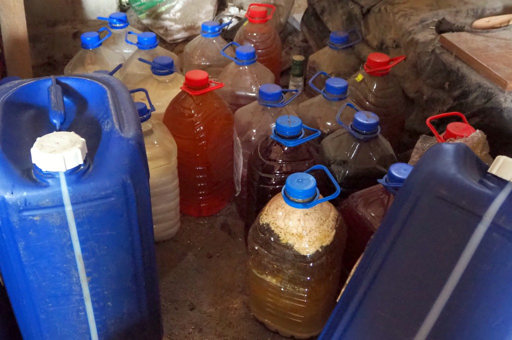 kas, bimbrownia, rozlewnia, gospodarstwo, nielegalny alkohol