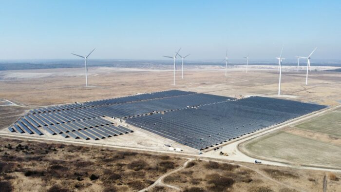 fotowoltaika, farmy wiatrowe, energia odnawialna, oze