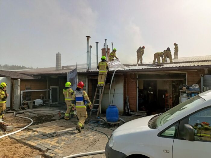 km psp łomża, pożar, zakład wędliniarski, produkcja wędlin