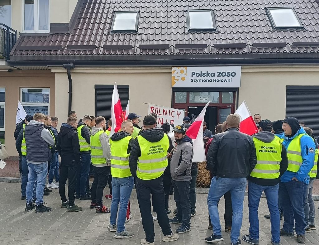 protest rolników, manifestacje, posłowie, biura poselskie
