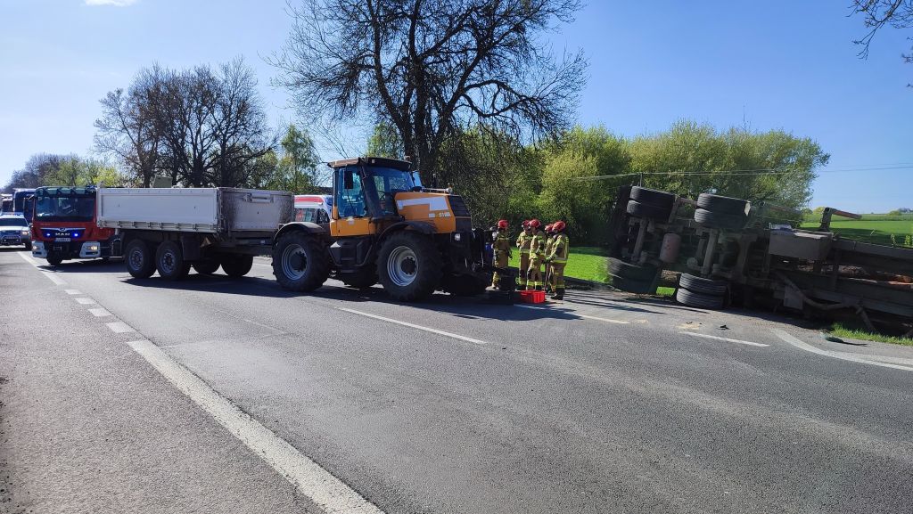 zderzenie, zdarzenie drogowe, ciężarówka, ciągnik
