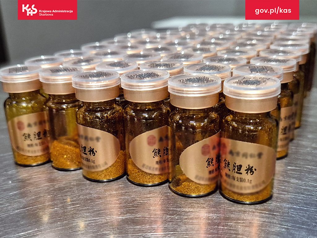 kas, warszawa, lotnisko chopina, żółć niedźwiedzia