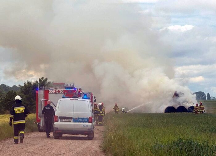 pożar, baloty, słoma, podpalacz