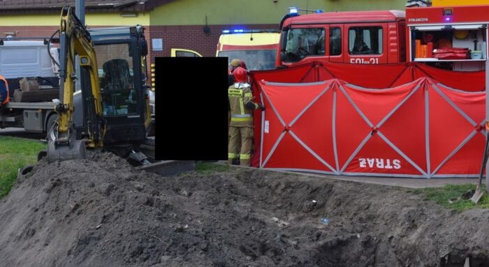 gospodarstwo, wypadek, przysypanie ziemią, wykop, śmierć mężczyzny