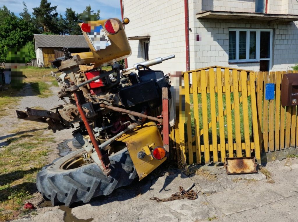 zderzenie, ciągnik, auto, ranny traktorzysta