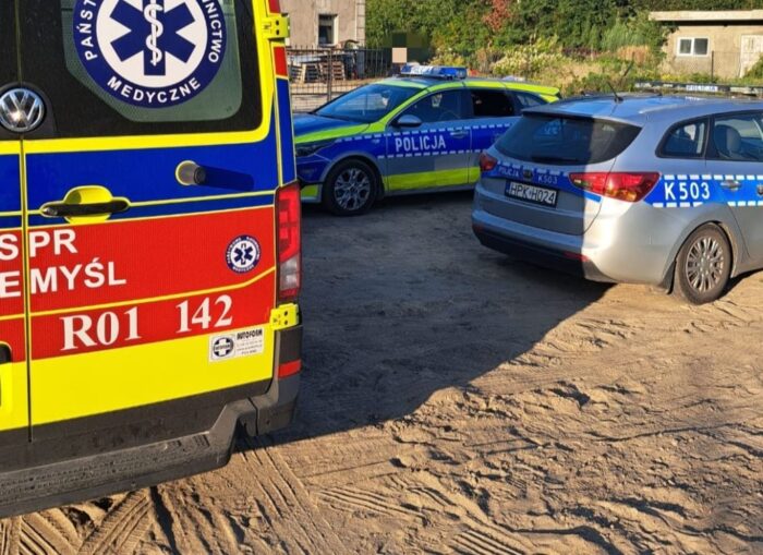 agresor, atak, ciągnik, ranny mężczyzna