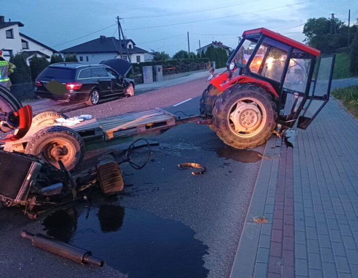 zderzenie, auto, ciągnik, ranna traktorzystka
