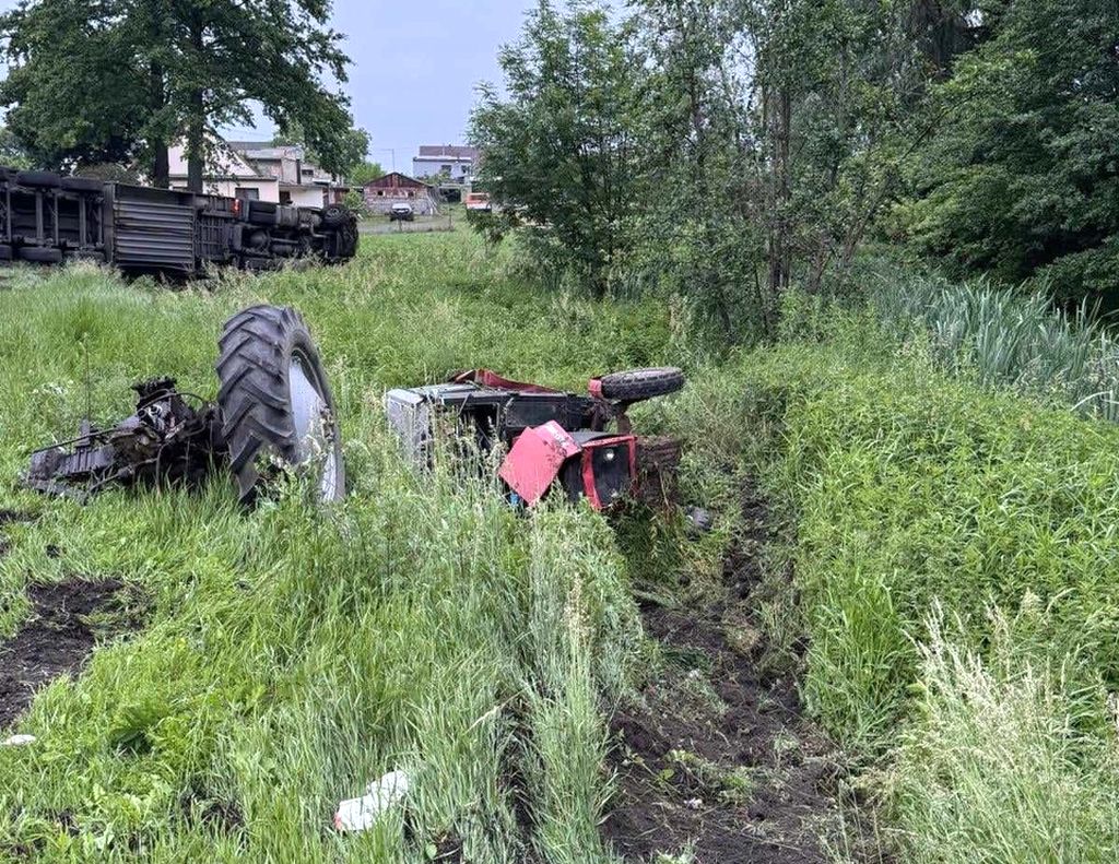 zdarzenie drogowe, zderzenie, ciężarówka, ciągnik rolniczy