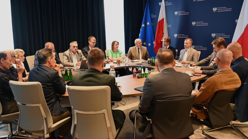 łowiectwo, myśliwi, polowania, dzikie zwierzęta